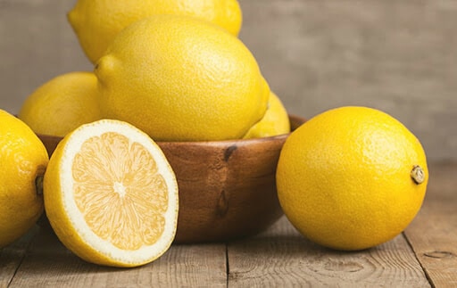 آب لیمو ترش برای درمان ترک های پوستی بارداری